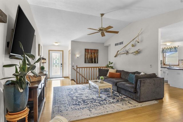 1357 Broadway Drive, Sun Prairie, WI 53590