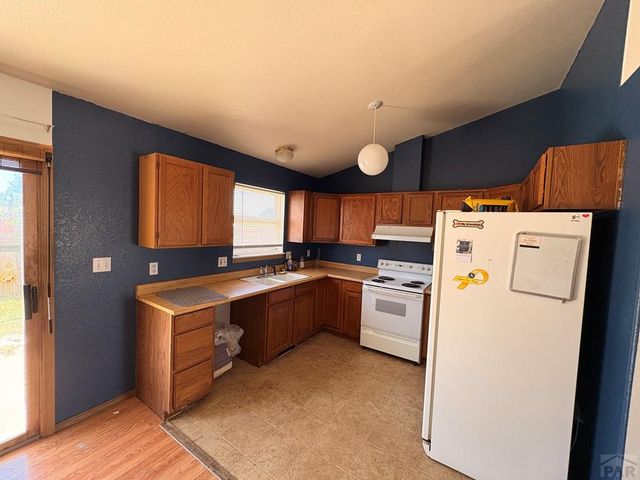 230 Calle De Camelia Dr, Pueblo West, CO 81007