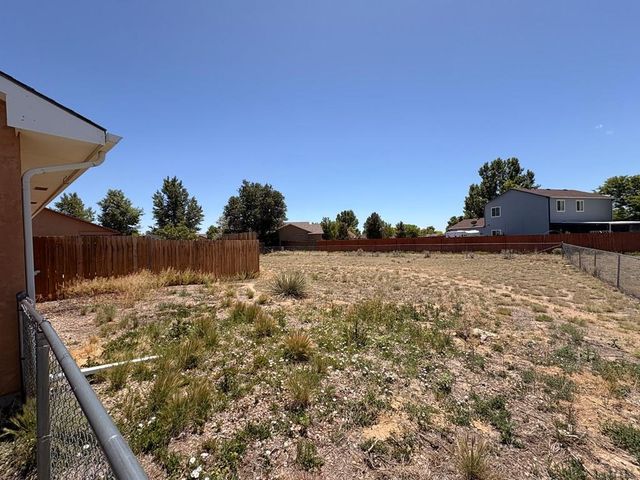 230 Calle De Camelia Dr, Pueblo West, CO 81007