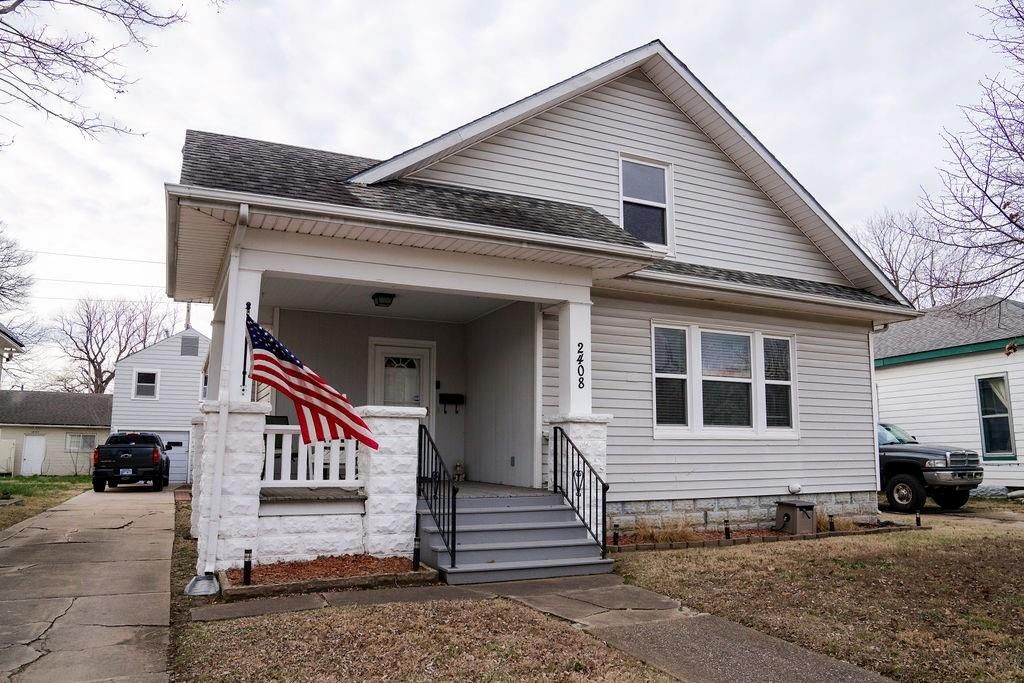 2408 Crawford Avenue, Parsons, KS 67357