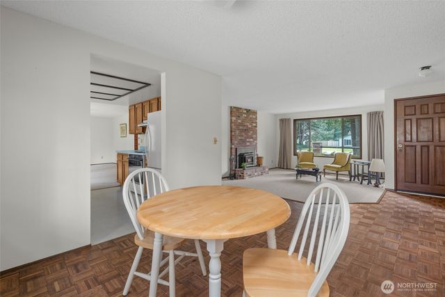 2068 Pine Wood Way, Oak Harbor, WA 98277