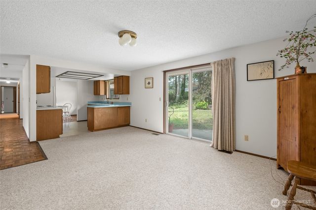 2068 Pine Wood Way, Oak Harbor, WA 98277