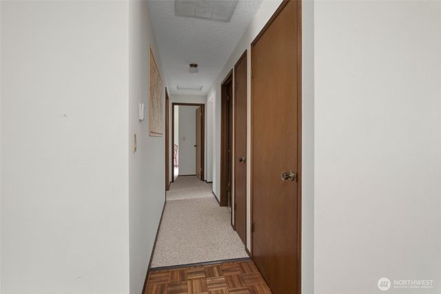 2068 Pine Wood Way, Oak Harbor, WA 98277