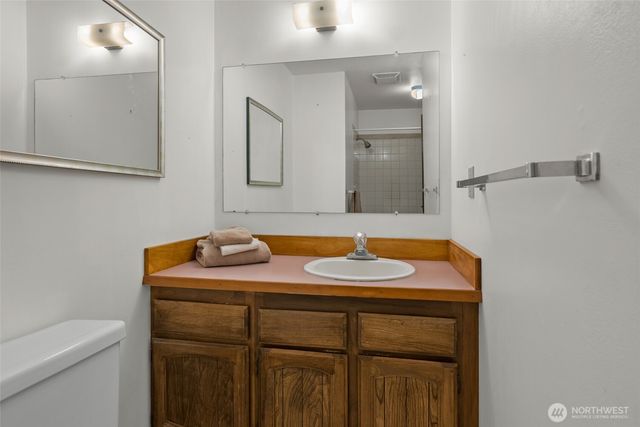 2068 Pine Wood Way, Oak Harbor, WA 98277