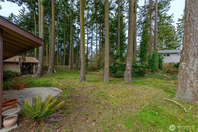 2068 Pine Wood Way, Oak Harbor, WA 98277