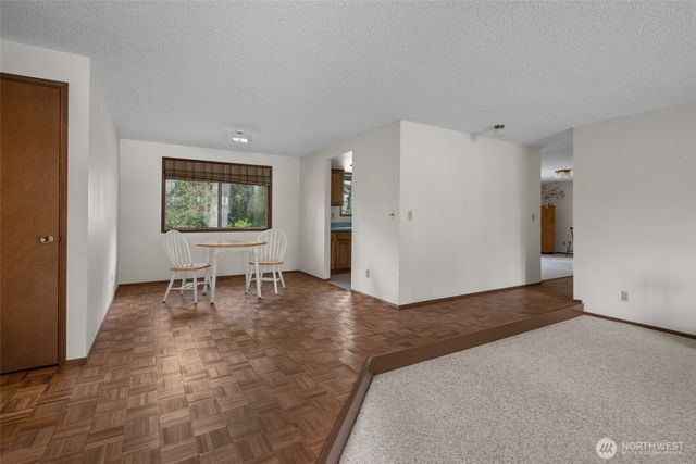 2068 Pine Wood Way, Oak Harbor, WA 98277