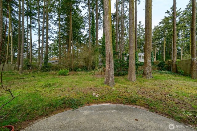 2068 Pine Wood Way, Oak Harbor, WA 98277