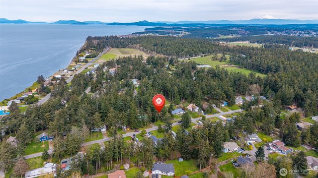 2068 Pine Wood Way, Oak Harbor, WA 98277