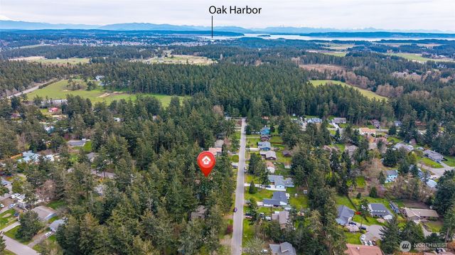 2068 Pine Wood Way, Oak Harbor, WA 98277