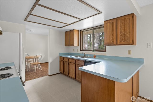 2068 Pine Wood Way, Oak Harbor, WA 98277