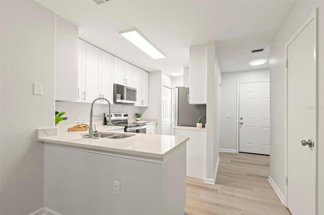 6720 121ST AVENUE 8, Largo, FL 33773