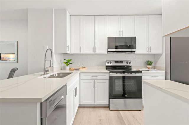 6720 121ST AVENUE 8, Largo, FL 33773