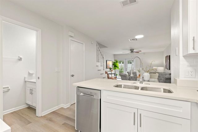 6720 121ST AVENUE 8, Largo, FL 33773