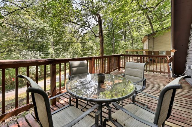 111 Lakeshore Dr, Dover, TN 37058