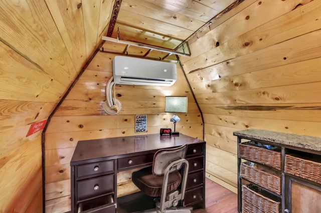 111 Lakeshore Dr, Dover, TN 37058