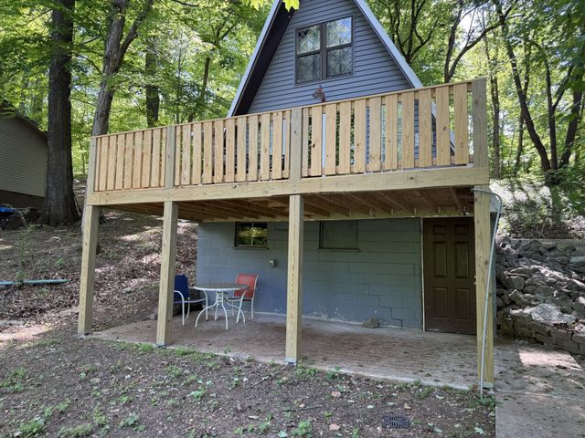 111 Lakeshore Dr, Dover, TN 37058