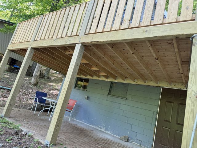 111 Lakeshore Dr, Dover, TN 37058