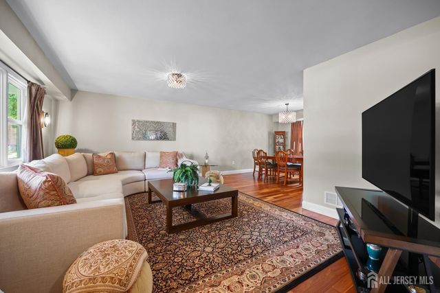 12 McFadden Drive, Monroe, NJ 08831