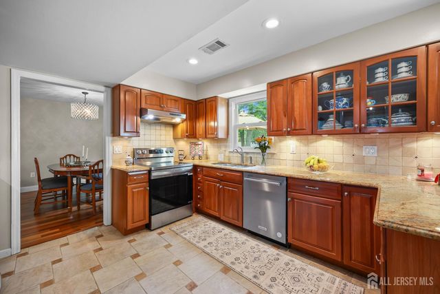 12 McFadden Drive, Monroe, NJ 08831