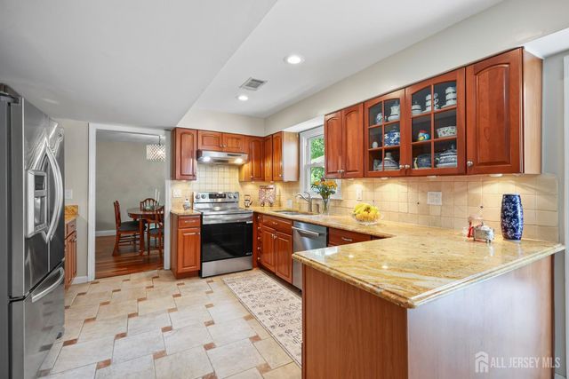 12 McFadden Drive, Monroe, NJ 08831