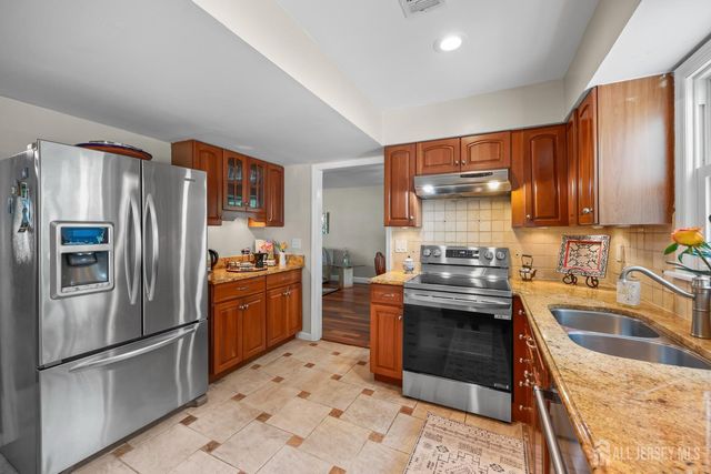 12 McFadden Drive, Monroe, NJ 08831