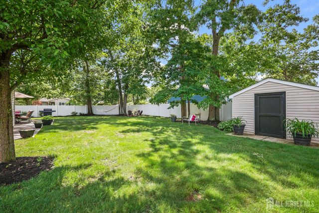12 McFadden Drive, Monroe, NJ 08831