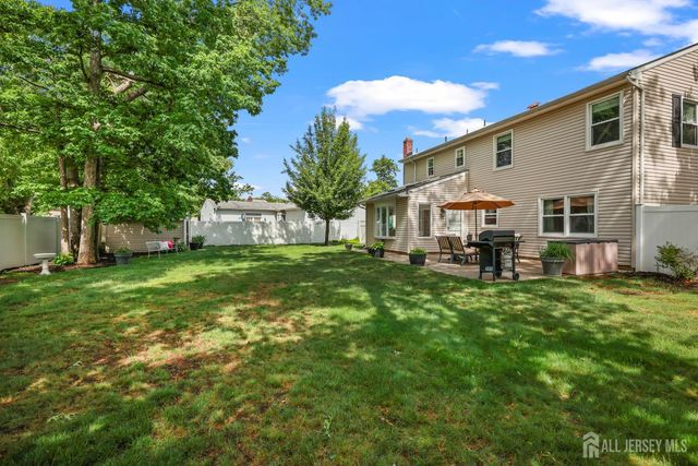 12 McFadden Drive, Monroe, NJ 08831