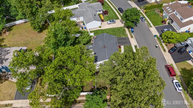 12 McFadden Drive, Monroe, NJ 08831