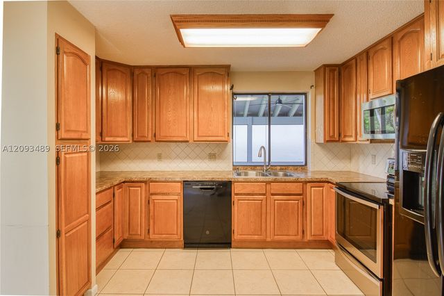 2156 Baton Rouge, Weston, FL 33326
