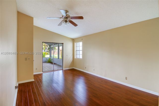 2156 Baton Rouge, Weston, FL 33326