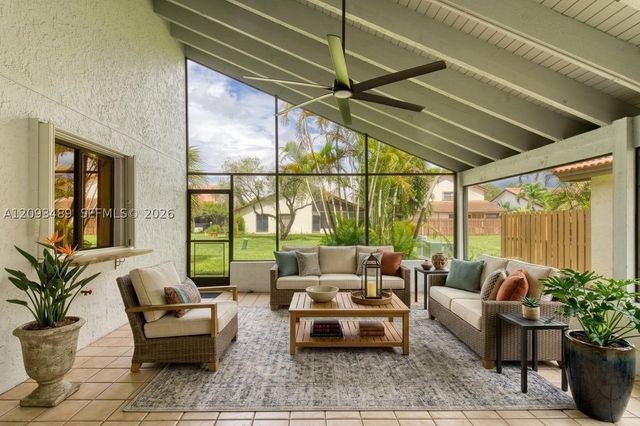 2156 Baton Rouge, Weston, FL 33326