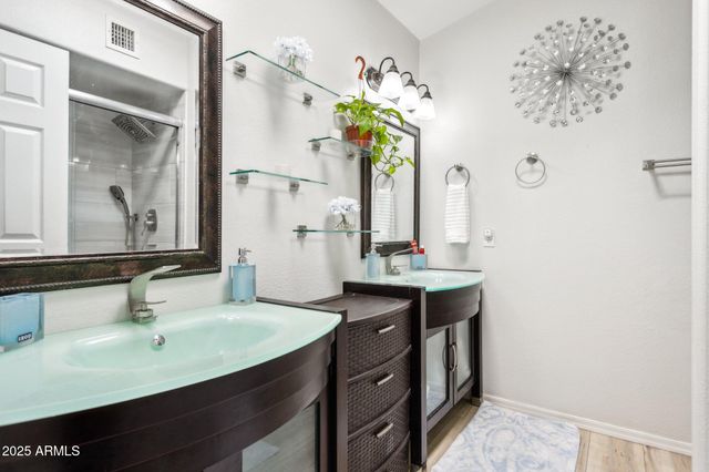 170 E GUADALUPE Road 152, Gilbert, AZ 85234