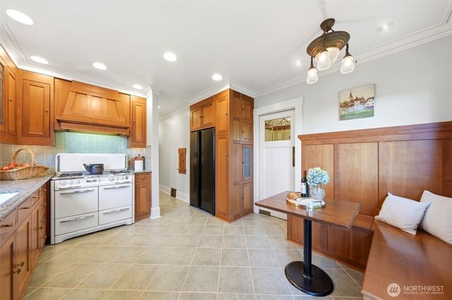 1519 1st Avenue N, Seattle, WA 98109