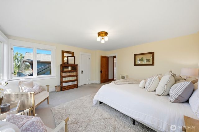 1519 1st Avenue N, Seattle, WA 98109