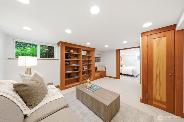 1519 1st Avenue N, Seattle, WA 98109