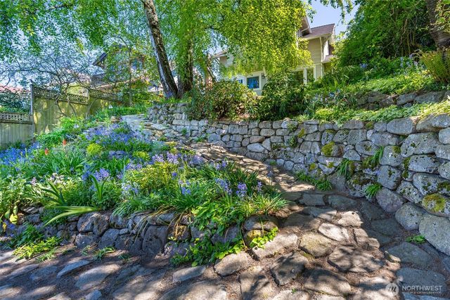 1519 1st Avenue N, Seattle, WA 98109