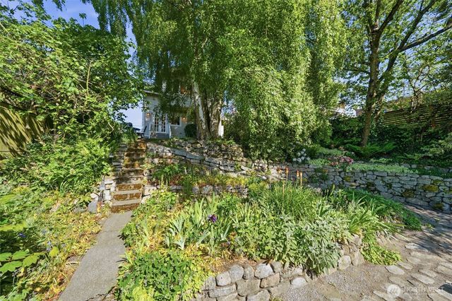 1519 1st Avenue N, Seattle, WA 98109