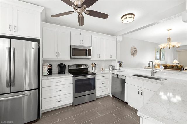 9022 Michael CIR 3, Naples, FL 34113