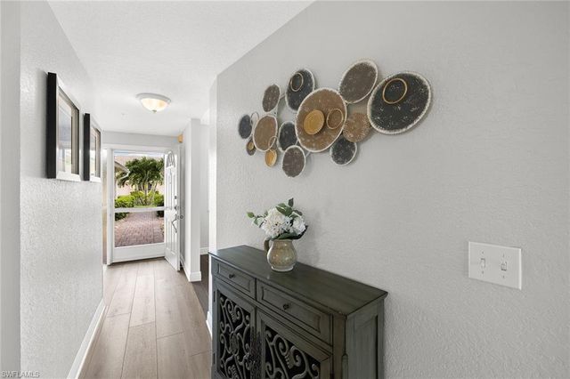 9022 Michael CIR 3, Naples, FL 34113