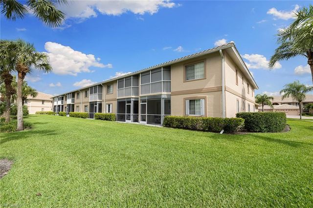 9022 Michael CIR 3, Naples, FL 34113