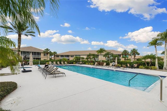 9022 Michael CIR 3, Naples, FL 34113