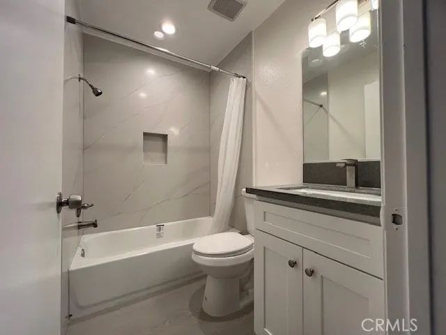 1366 Oahu, West Covina, CA 91792