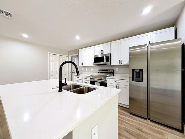 6 CEDAR TRACE COURT, Ocala, FL 34472