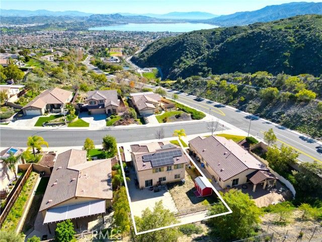 29483 Rock Point, Lake Elsinore, CA 92530
