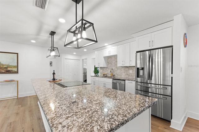 1000 VARONA STREET, Belleair, FL 33756