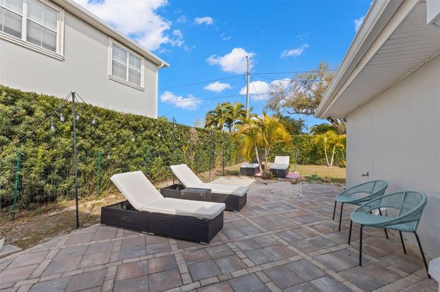 1000 VARONA STREET, Belleair, FL 33756