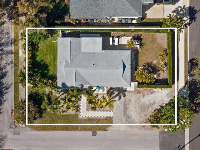 1000 VARONA STREET, Belleair, FL 33756