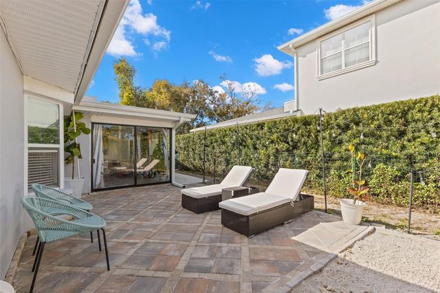 1000 VARONA STREET, Belleair, FL 33756