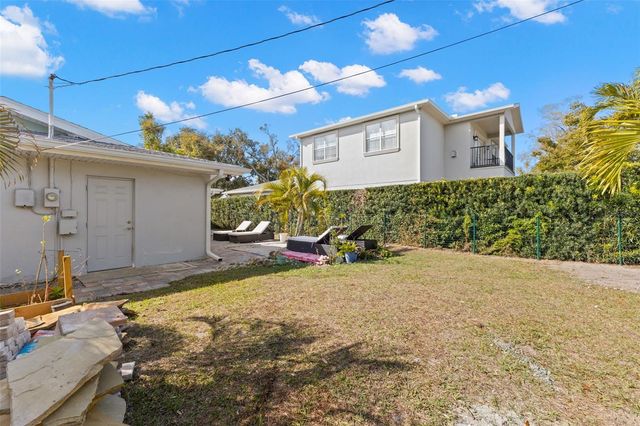 1000 VARONA STREET, Belleair, FL 33756