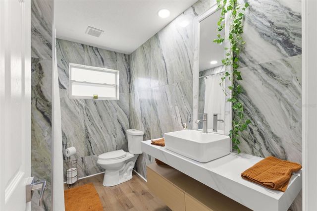 1000 VARONA STREET, Belleair, FL 33756